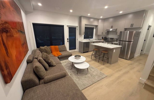 Modern 2BR Coach House, West Van- New Construction