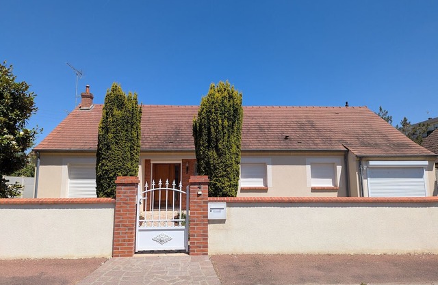 Acogedora casa de campo en Villemandeur con jardín cerca de Montargis