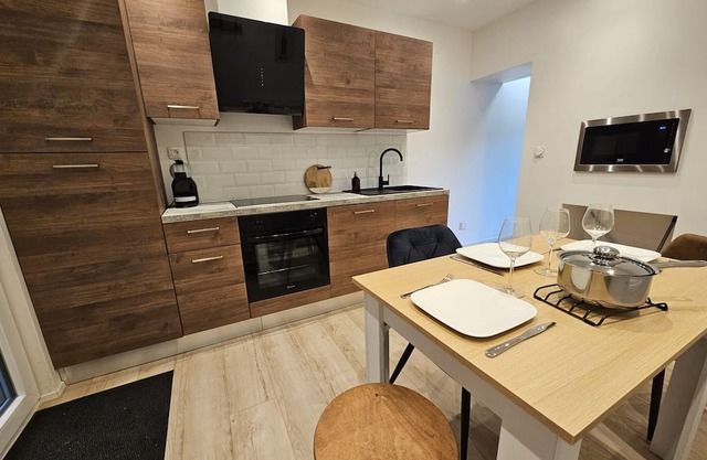 Casa renovada con garaje privado en Épinal