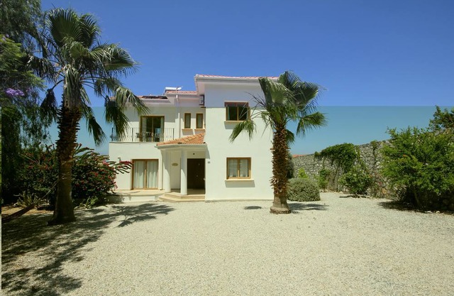 Sea and Mountain View Villa