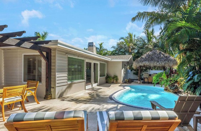 Resort Backyard! Heated Pool! Pool Table! PingPong & Pool Table!