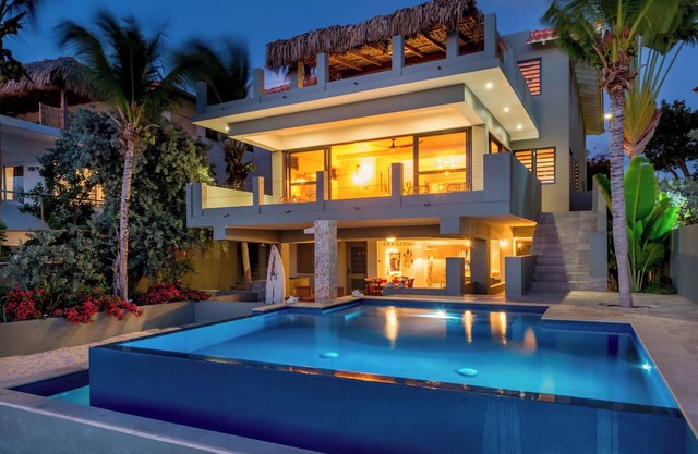 Stunning oceanfront Villa Te Amo