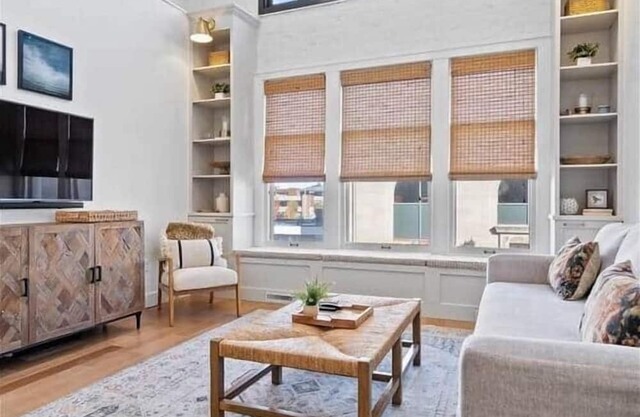 Downtown Muncie | Luxe Loft, Spa Bath, 1 Bed, BSU