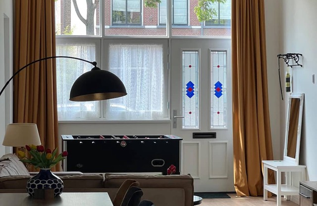 Cozy city center 75 m2 apartment suite, 5 minutes from the station