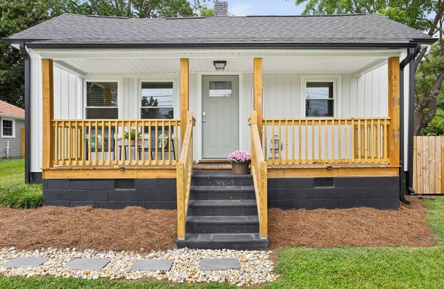 Charming Renovated Home Near Downtown & Airport