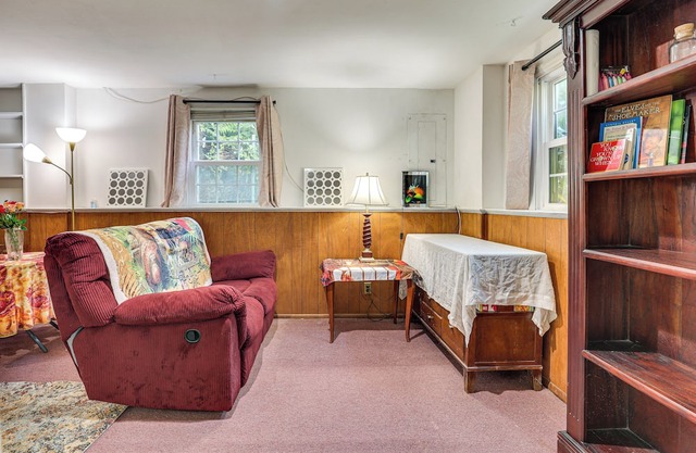 2 Mi to NYC Train: Greenwich Apt w/River View