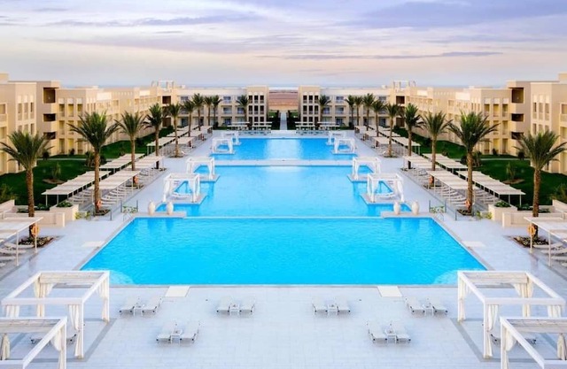 All-Inclusive Luxury Resort with Water World, Golf, Spa & Kids’ Club