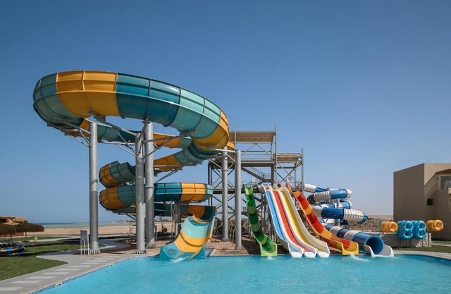 All-Inclusive Stay: 3 Family Rooms, Heated Pools, Game Room, Spa & Aquapark Fun