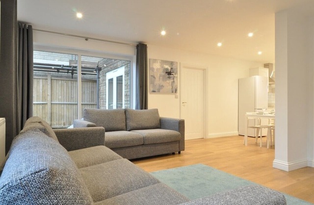 The Swift-Bright, Modern 5-Bed Family Home Nr Bath