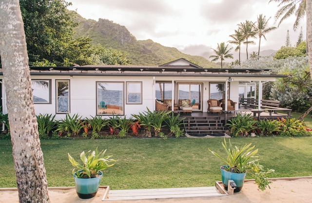 🌊 Ocean Views & Island Vibes – Your O'ahu Escape! 🌺