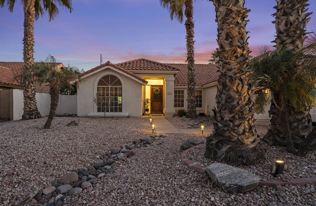 Ahwatukee Desert Haven- Poolside Retreat with Proximity to South Mountain Trails