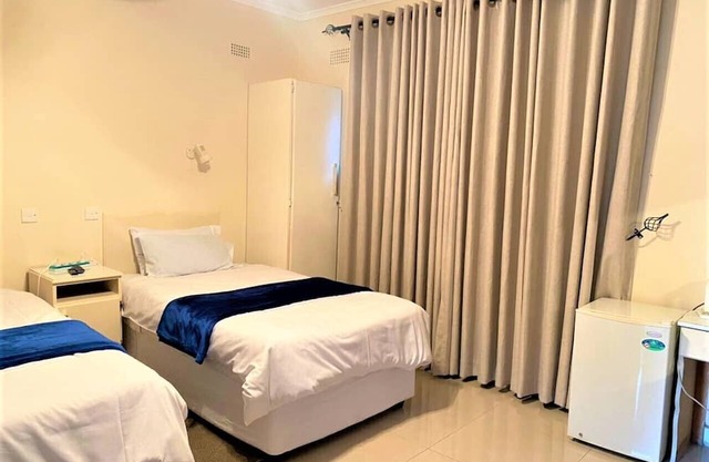 Villa Thabiso twin bed with pool access - 2087