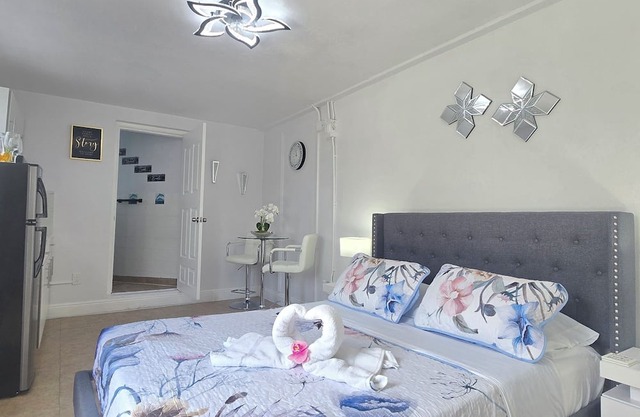 Cozy Studio for 2 Near Hard Rock Casino & Guitar Hotel and Hard Rock Stadium