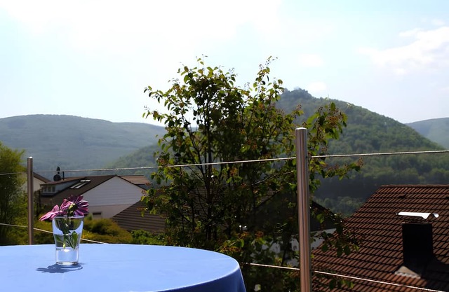 Apartamento 'Fewo2' con vistas a la montaña, terraza privada y Wi-Fi