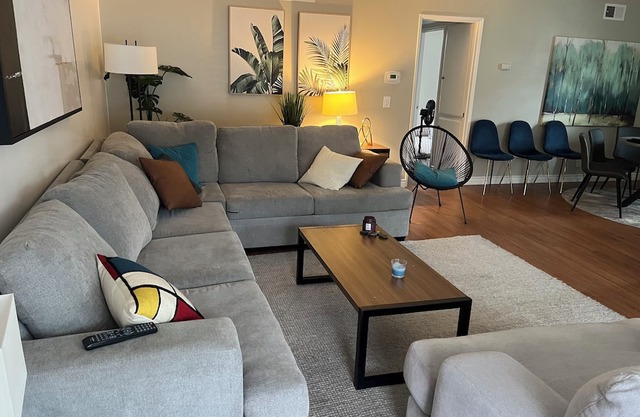 Chic 2-bedroom apartment with WiFi, AC in tranquil Westlake Village