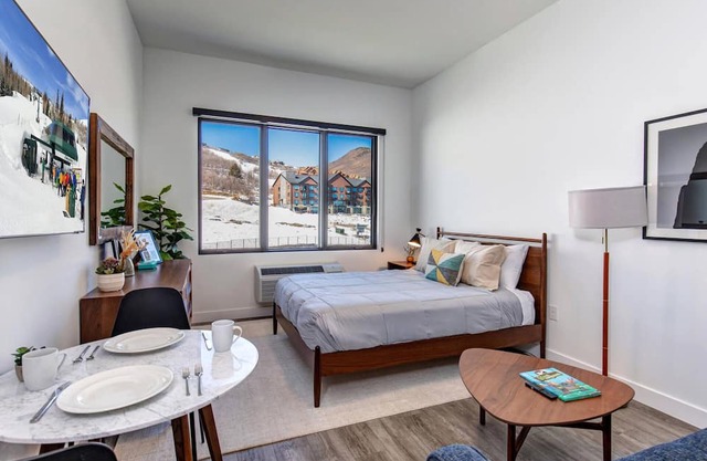 Moose Mgmt at Pioche 1309: Deer Valley Skiing-Hot Tub-Parking