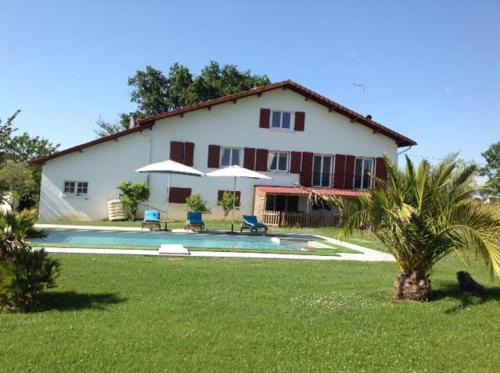 Bel appartement T3 dans maison basque avec vue sur montagne