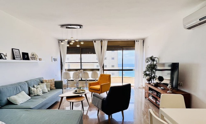 Netanya Apartamento | Elegant Apt with Balcony & Sea View by FeelHome