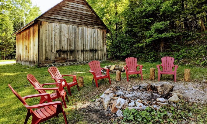 Messines Chalet De Esquí | Comfy Cottage w/ Sauna and Hot Tub Nestled in Nature in Beautiful Messines, QC