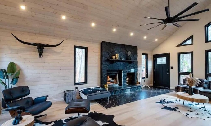 Mount Pocahontas Casa | NEW! Unique Luxurious chalet Firepit