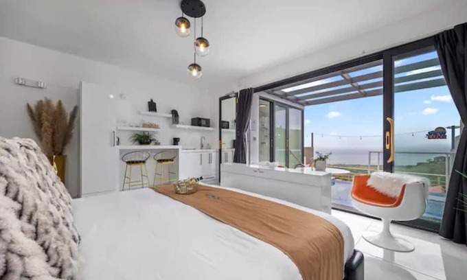 Pinales Apartamento | Sunset Suite-W/Private & heated Pool & King Bed-ADULTS ONLY
