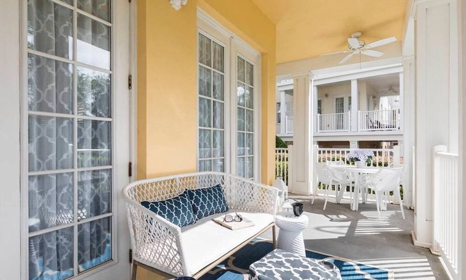 Reunion Condominio | Elevated Condo With Wraparound Porch at Reunion