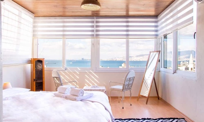 Konak Casa | Charming Home Overlooking Ocean with Garden
