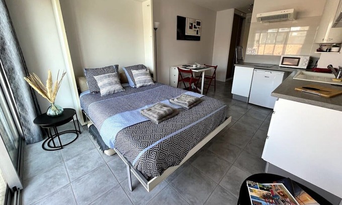 Les Sables d'Olonne Apartamento | Modern equipped studio close to the beach