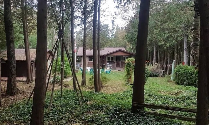 Tobermory Cabaña | Escape to serenity: Discover our idyllic Downtown Cottage Rentals