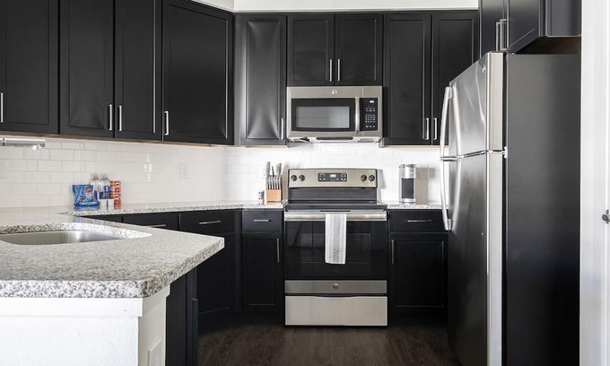 Covington Apartamento | Modern Apartment in Prime Location (ID9172X20)