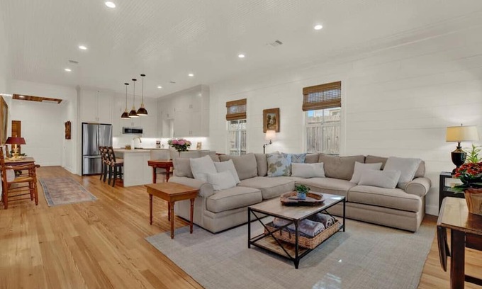 Fredericksburg Casa | LOCATION! One Block to Main Street/Wineries!