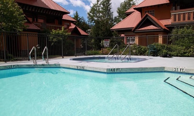 Village North Condominio | NEW RENO - 3 bedroom Whistler village Condo Great location!