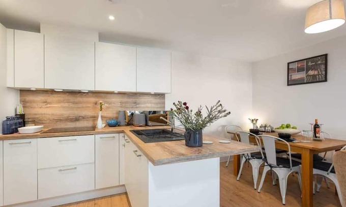 Margate Apartamento | Host & Stay | Farrier William
