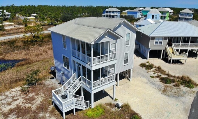 Morgantown Casa | Morgantown Private Home w/ Pool & Easy Beach Access