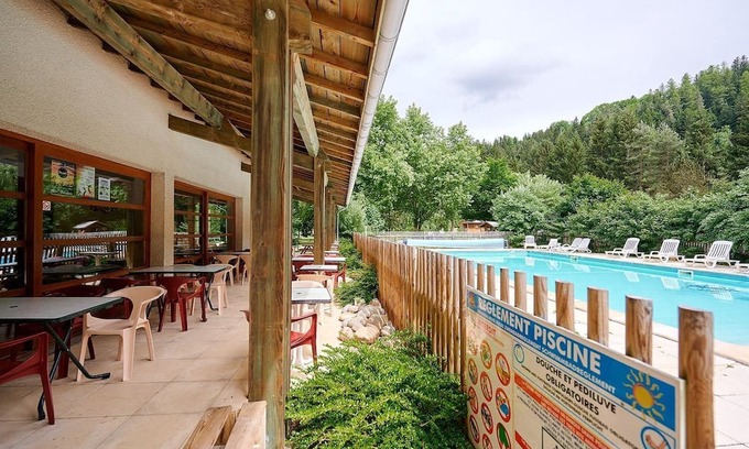 Sainte-Sigolene Chalet De Esquí | Un oasis de paz en medio de un valle en Auvernia