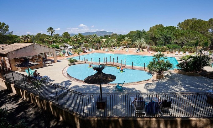 Roquebrune-sur-Argens Alquiler De RV | Campamento familiar evocador en la hermosa Costa Azul