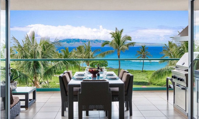 Honokowai Condominio | Maui Resort Rentals: Honua Kai Konea 351, 3BR con vistas directas al mar + B. B.Q. en el balcón!