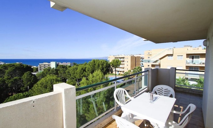 Cap de Salou Apartamento | Beautiful apartment with sea views, parking and pool - Turismar
