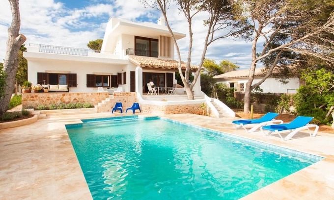 Cala Figuera Villa | Villa Estrella Sea View. Modern villa with sea view for 6 people in Cala Figuera