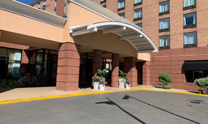 Central Business District Hotel | Lynchburg Grand Suites