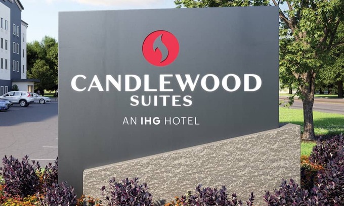Chatham-Kent Hotel | Candlewood Suites Chatham South by IHG