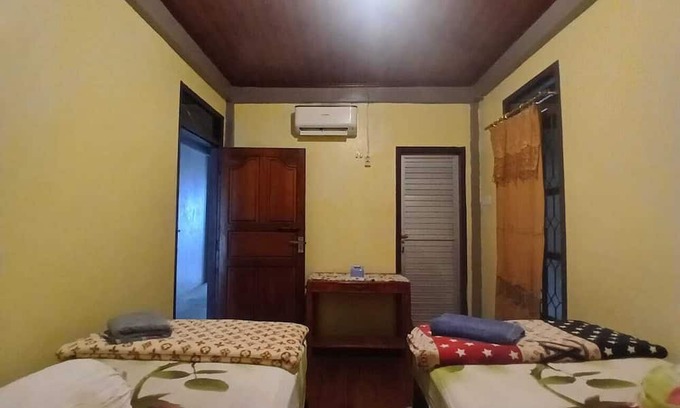 Nias Cama Y Desayuno | KeyHole Surf House