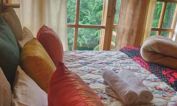 Bir Hotel | Camp Oak View