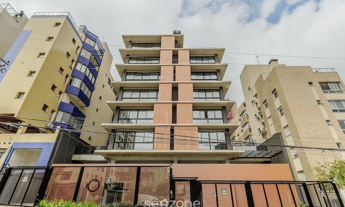 Petropolis Apartamento | Apartment in Condominium With Gym in PoA - Ips0701