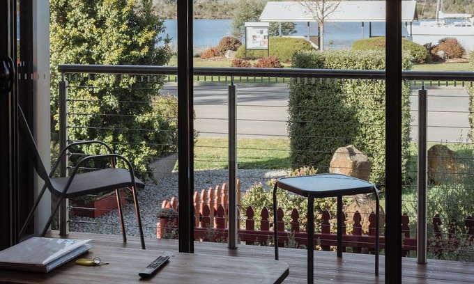 Franklin Hotel | Boat Reflections