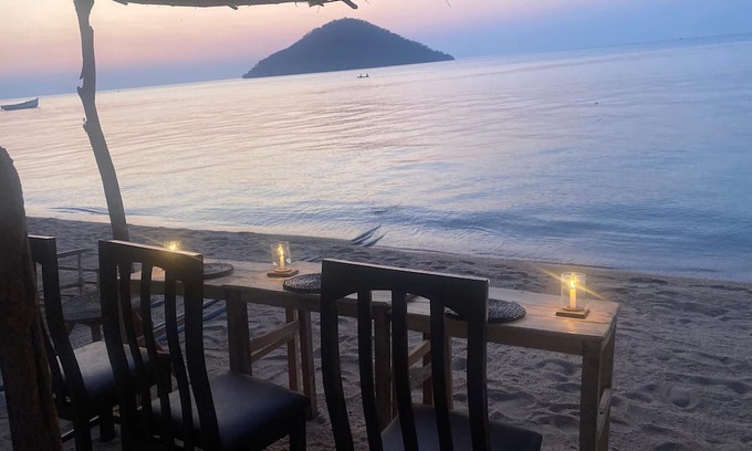 Cape Maclear Cama Y Desayuno | Quest Lodges and Safaris