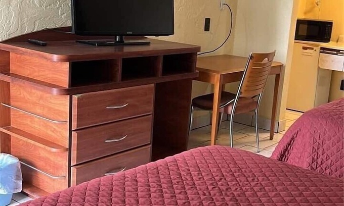 Historic Downtown Kissimmee Hotel | Sebastian Inn