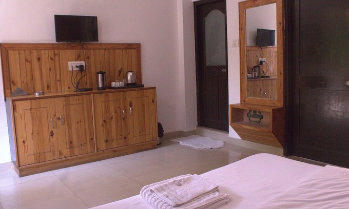 Kasol Hotel | Woodward 2 by 4wildflower