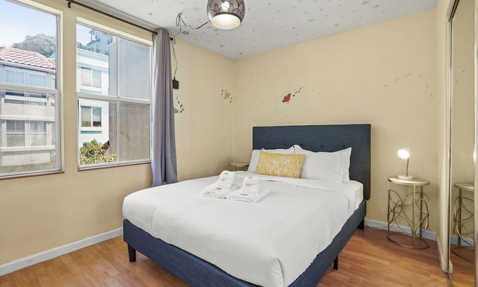Little Hollywood Apartamento | Beautiful 2BR in Silver Terrace
