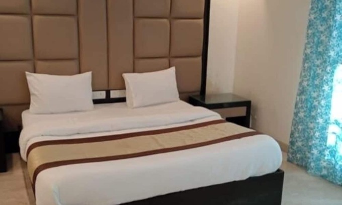 Kailash Colony Casa | Aaron Residency